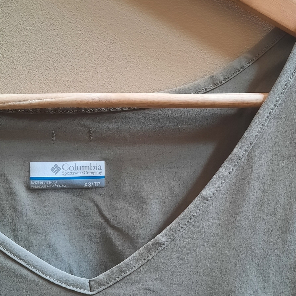 Columbia taupe v-neck dress - Picture 3 of 4